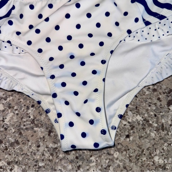 Victoria’s Secret l Polka Dot and Stripe Bikini l Cheeky Bottoms l Size: 32D/Sm - Picture 8 of 10